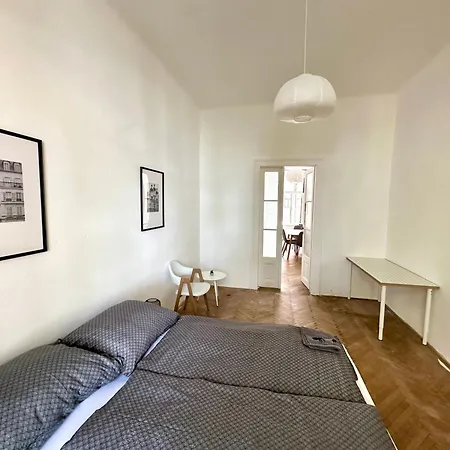아파트 Location In Prague! 4 Bedrooms And Super Host!
