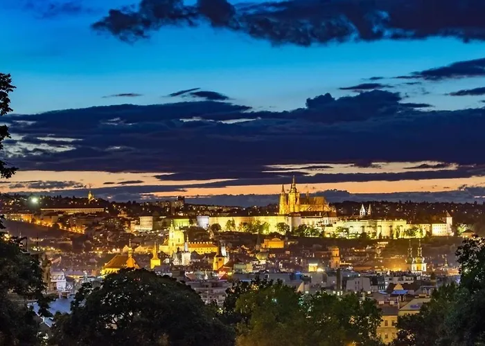 Location In Prague! 4 Bedrooms And Super Host! Apartament *